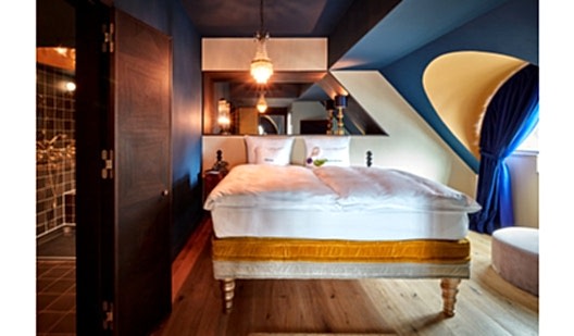 25h royalbavarian steveherud rooms peacocksuite medium 3