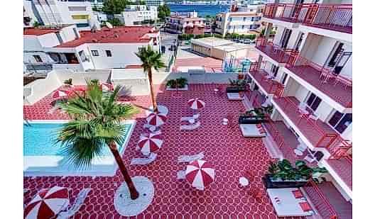 ajp9036and8more2020 06 outside chalet blend032