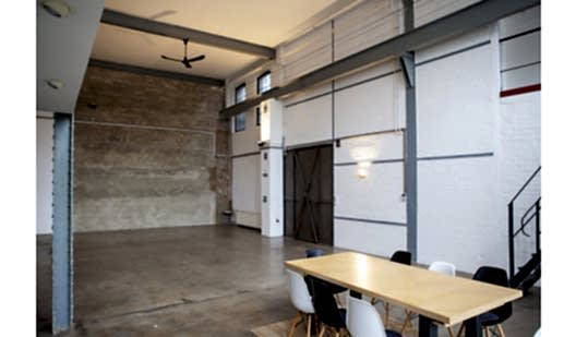 plush74 film photo shooting location scouting berlin event space studio clean hamburg minimalistic12