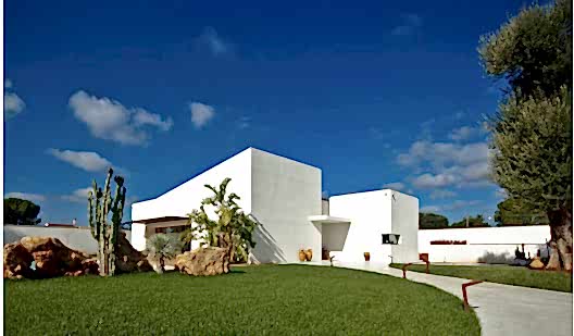 plush74 italy apulia location rent shoot film photo modern villa pool 1
