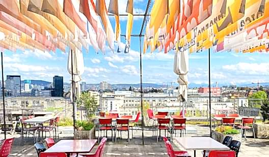 plush74 kantine hermetschloo 1