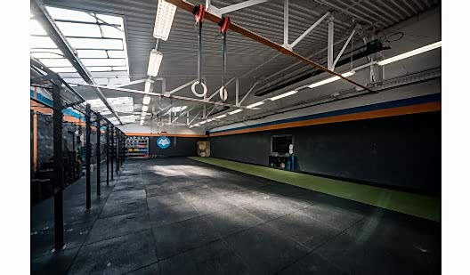 plush74 location photo film event location scouting berlin sports gym1