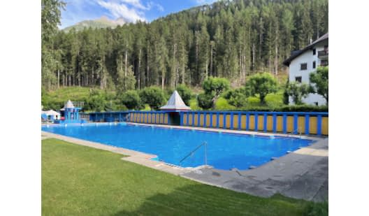 plush74 location photo film event switzerland vulpera lido pool outdoor color 61