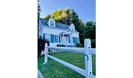 plush74 location photo film shop store pink colourful house danbury usa5