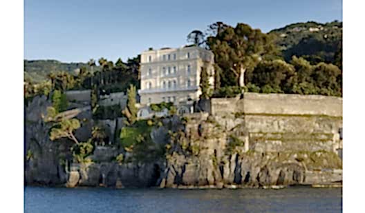 plush74 napoli villa garden 2