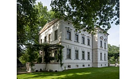 plush74 palatial garden villa potsdam 2