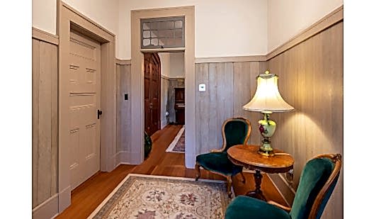 plush74 photo film event location vancouver island farmhouse private home duncan 20