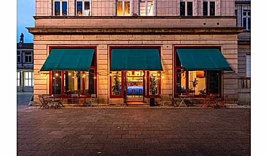 plush74 the contemporary bar 10