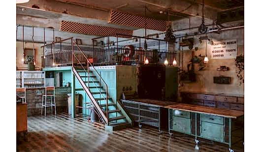 plush74 the retro industrial loft 1(1)