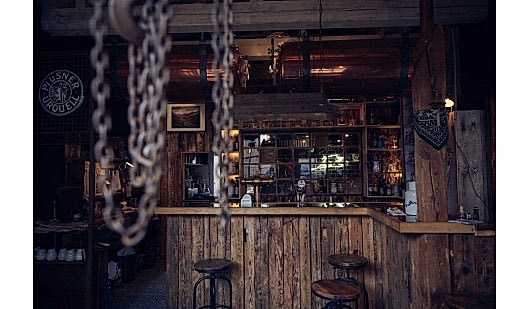 plush74 traditionelle Bar 2