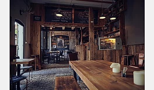 plush74 traditionelle Bar 3