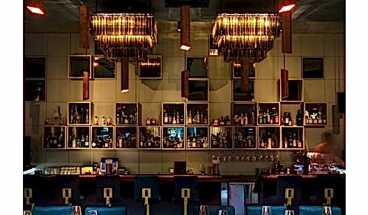 restaurant location berlin plush741