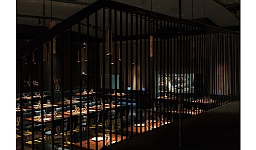 restaurant location berlin plush742