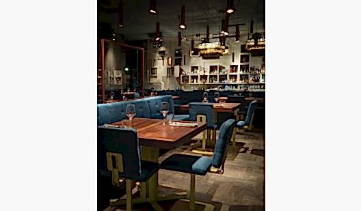 restaurant location berlin plush748