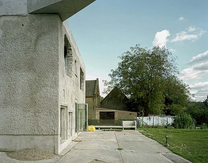 berlin location concrete brutalismus villa house plush74
