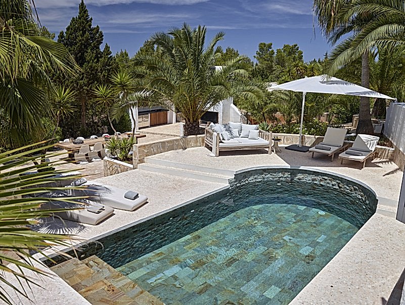 plush 74 casa media luna ibiza 91322 1