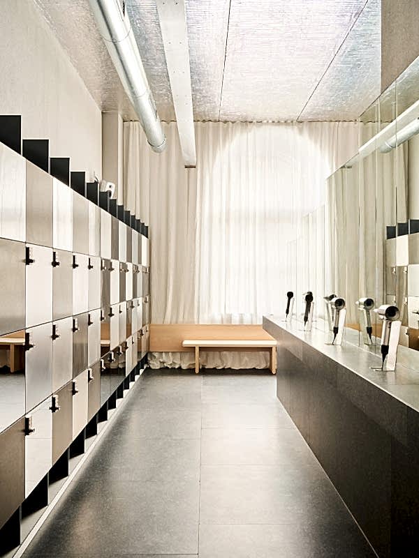 plush74 design sports studio 16