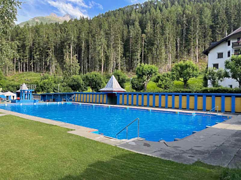 plush74 location photo film event switzerland vulpera lido pool outdoor color 61