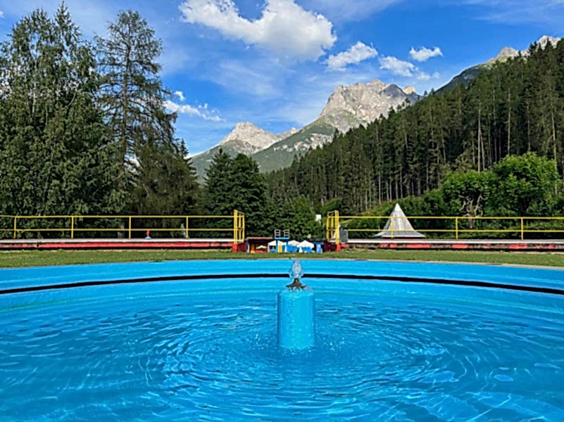 plush74 location photo film event switzerland vulpera lido pool outdoor color 73