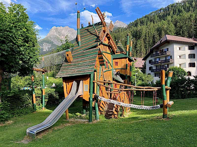 plush74 location photo film event switzerland vulpera lido pool outdoor color 86