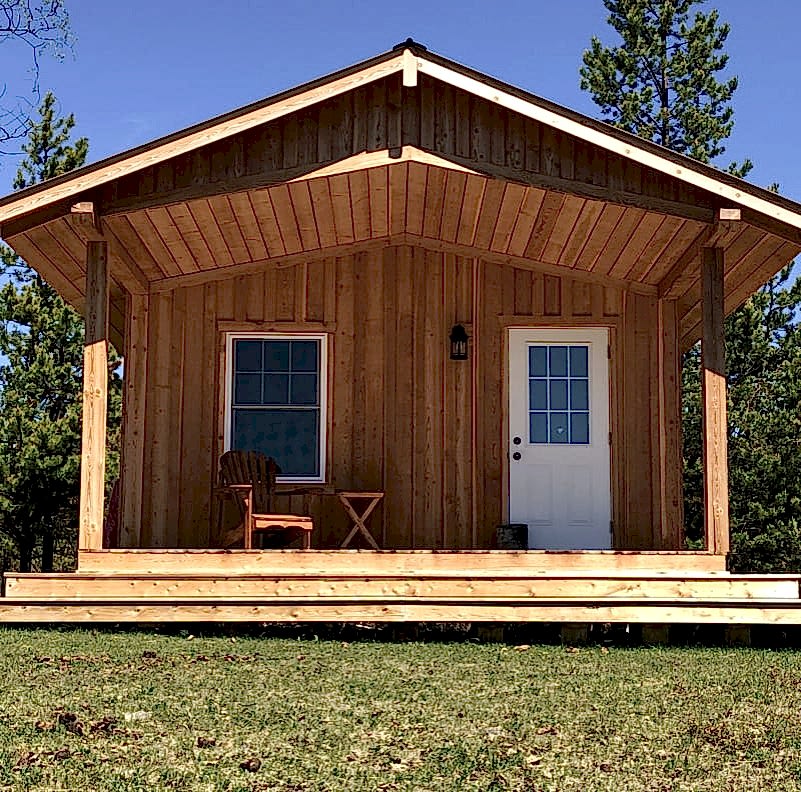 plush74 serene lakefront solar cabins retreat 12