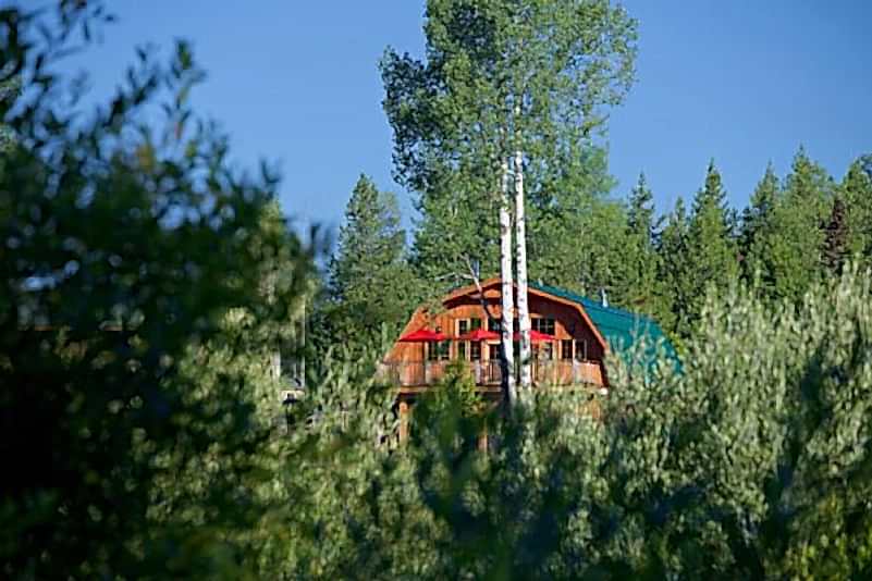 plush74 serene lakefront solar cabins retreat 23